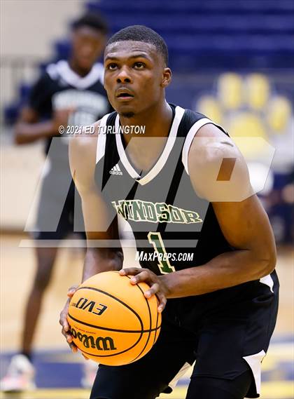 Thumbnail 2 in Windsor Forest vs. Kell (Tournament of Champions Holiday Classic) photogallery.