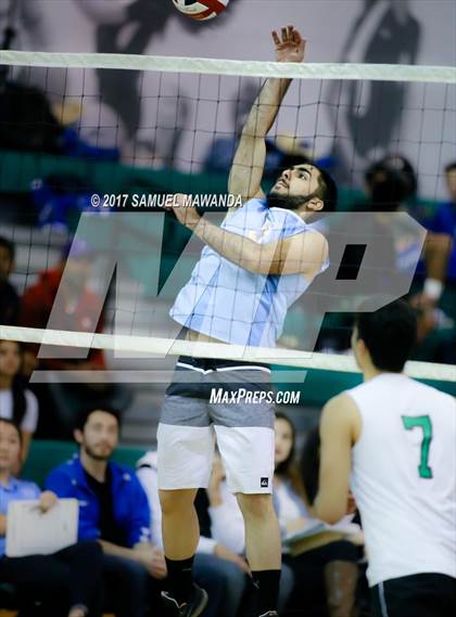 Thumbnail 1 in El Camino Real vs Granada Hills Charter photogallery.