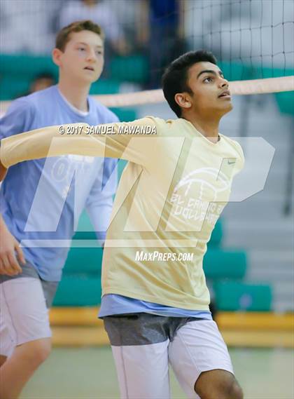 Thumbnail 2 in El Camino Real vs Granada Hills Charter photogallery.