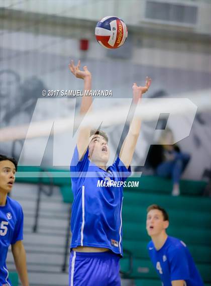 Thumbnail 3 in El Camino Real vs Granada Hills Charter photogallery.