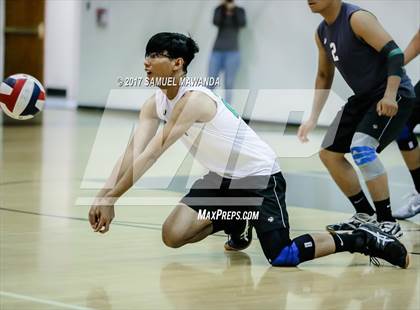 Thumbnail 3 in El Camino Real vs Granada Hills Charter photogallery.