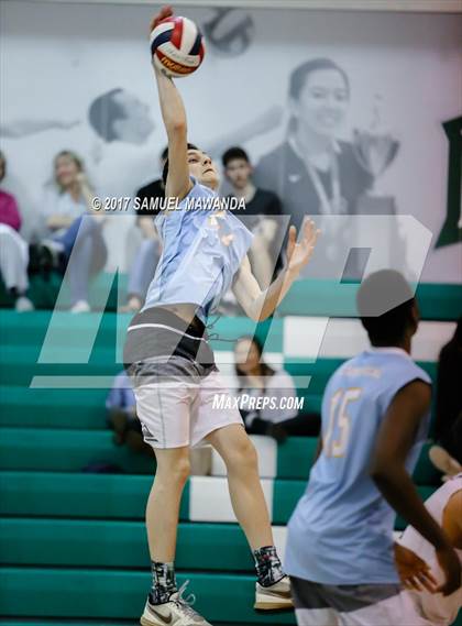Thumbnail 3 in El Camino Real vs Granada Hills Charter photogallery.