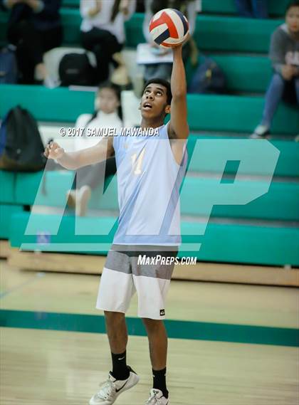 Thumbnail 3 in El Camino Real vs Granada Hills Charter photogallery.