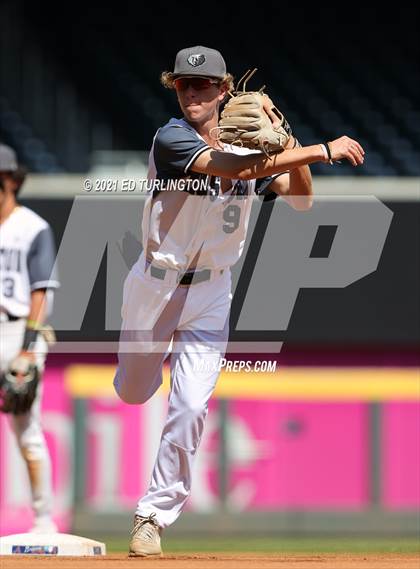 Thumbnail 3 in Houston County vs. Lassiter (GHSA 6A Championship Game 1) photogallery.