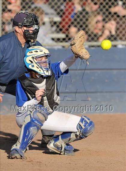 Thumbnail 2 in Carson vs. Lincoln (Victory Pre-Season Tournament) photogallery.