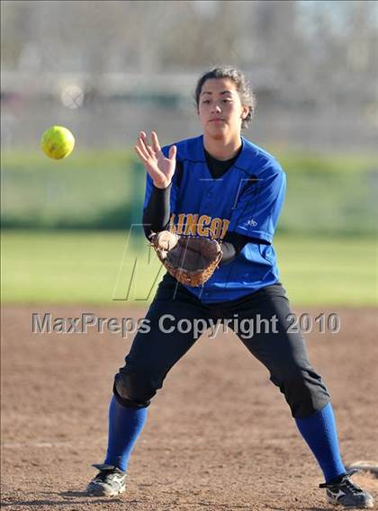 Thumbnail 3 in Carson vs. Lincoln (Victory Pre-Season Tournament) photogallery.