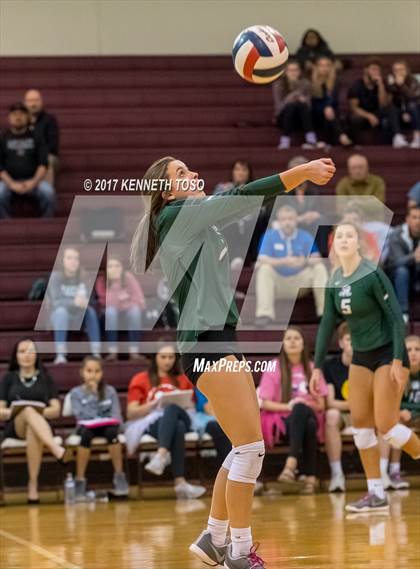Thumbnail 1 in Reagan vs. Lake Travis (UIL 6A Bi-District Playoff) photogallery.