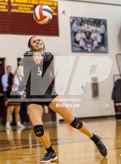 Thumbnail 3 in Reagan vs. Lake Travis (UIL 6A Bi-District Playoff) photogallery.