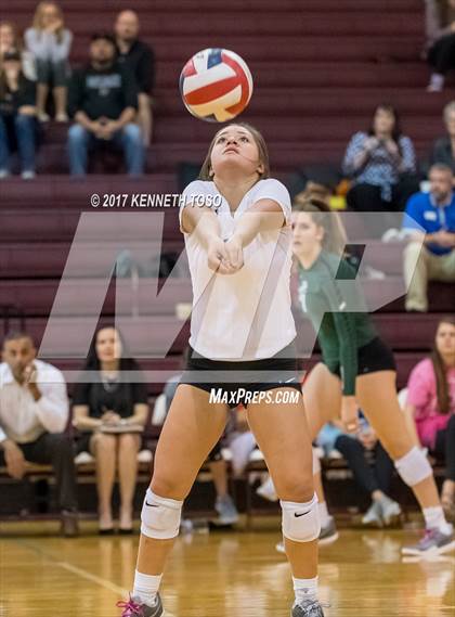 Thumbnail 1 in Reagan vs. Lake Travis (UIL 6A Bi-District Playoff) photogallery.
