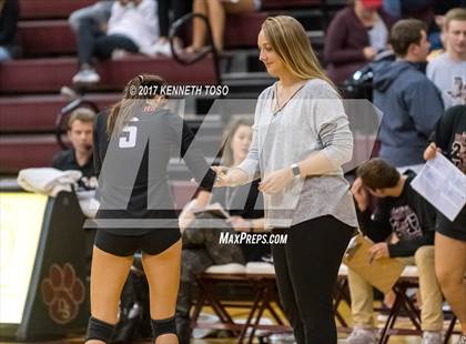 Thumbnail 1 in Reagan vs. Lake Travis (UIL 6A Bi-District Playoff) photogallery.