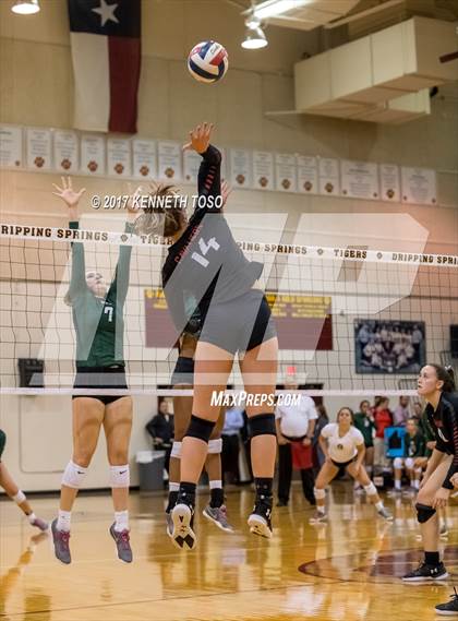 Thumbnail 2 in Reagan vs. Lake Travis (UIL 6A Bi-District Playoff) photogallery.