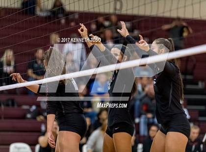 Thumbnail 1 in Reagan vs. Lake Travis (UIL 6A Bi-District Playoff) photogallery.