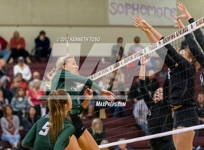 Thumbnail 1 in Reagan vs. Lake Travis (UIL 6A Bi-District Playoff) photogallery.