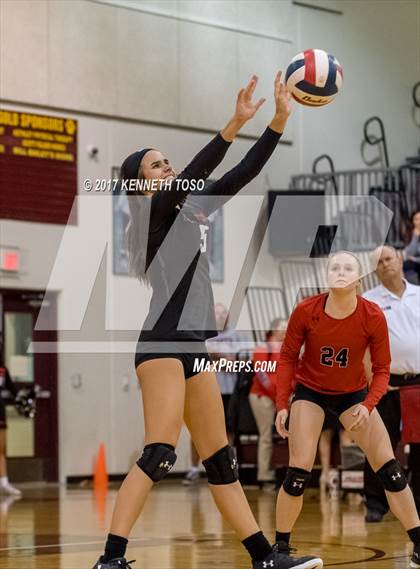 Thumbnail 3 in Reagan vs. Lake Travis (UIL 6A Bi-District Playoff) photogallery.
