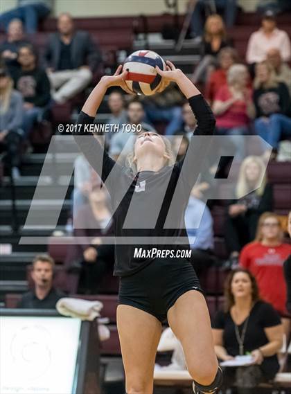 Thumbnail 1 in Reagan vs. Lake Travis (UIL 6A Bi-District Playoff) photogallery.