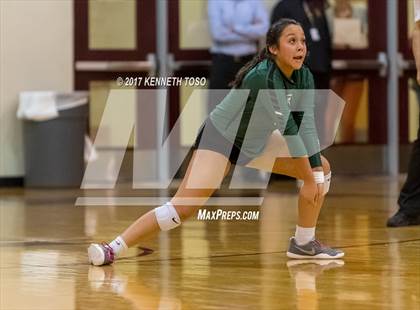 Thumbnail 3 in Reagan vs. Lake Travis (UIL 6A Bi-District Playoff) photogallery.