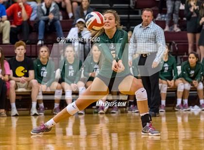 Thumbnail 1 in Reagan vs. Lake Travis (UIL 6A Bi-District Playoff) photogallery.
