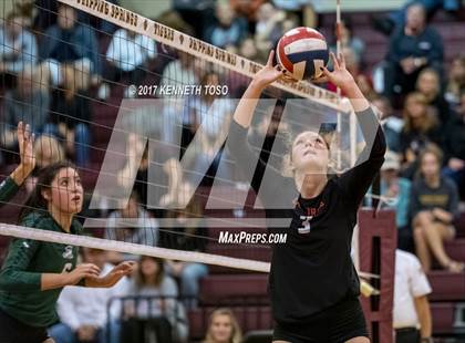 Thumbnail 1 in Reagan vs. Lake Travis (UIL 6A Bi-District Playoff) photogallery.