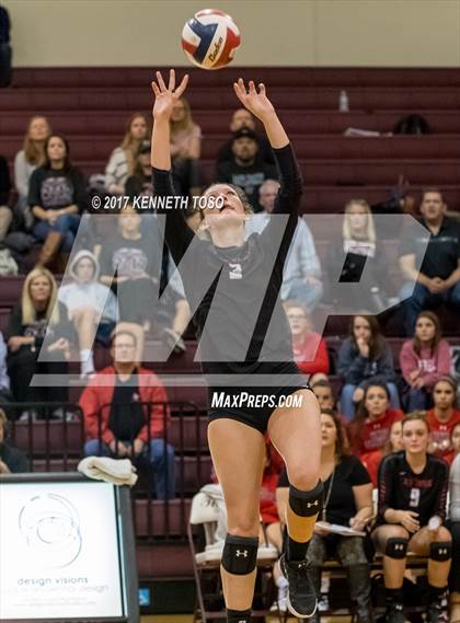Thumbnail 2 in Reagan vs. Lake Travis (UIL 6A Bi-District Playoff) photogallery.