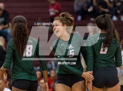 Thumbnail 1 in Reagan vs. Lake Travis (UIL 6A Bi-District Playoff) photogallery.