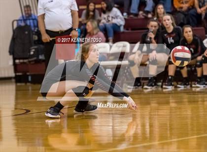 Thumbnail 1 in Reagan vs. Lake Travis (UIL 6A Bi-District Playoff) photogallery.