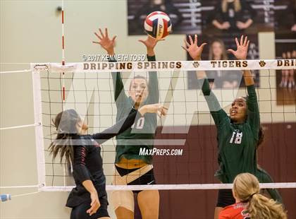 Thumbnail 3 in Reagan vs. Lake Travis (UIL 6A Bi-District Playoff) photogallery.