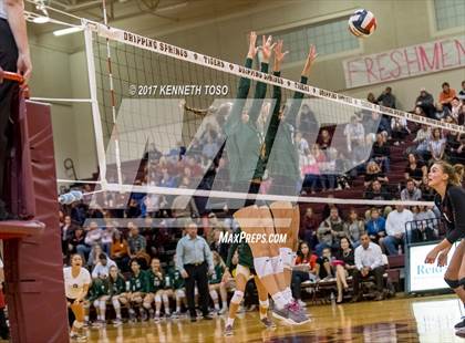 Thumbnail 3 in Reagan vs. Lake Travis (UIL 6A Bi-District Playoff) photogallery.