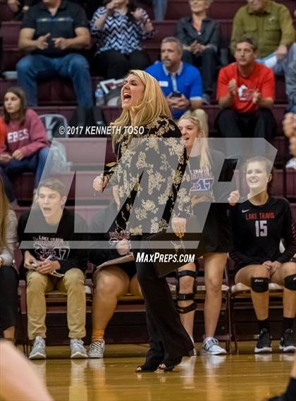 Thumbnail 1 in Reagan vs. Lake Travis (UIL 6A Bi-District Playoff) photogallery.