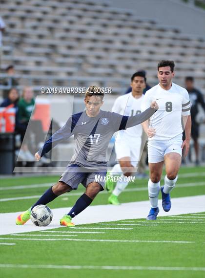 Thumbnail 3 in Mayde Creek vs. Cypress Ridge (UIL 6A Area Playoff) photogallery.