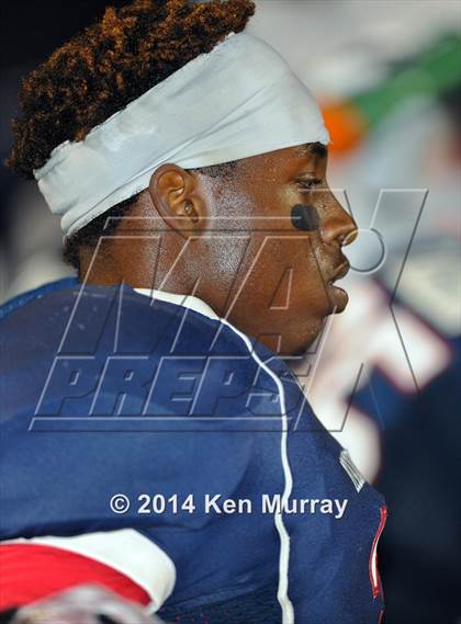 Thumbnail 2 in Cypress Woods vs Manvel (UIL 6A Regional Playoff) photogallery.