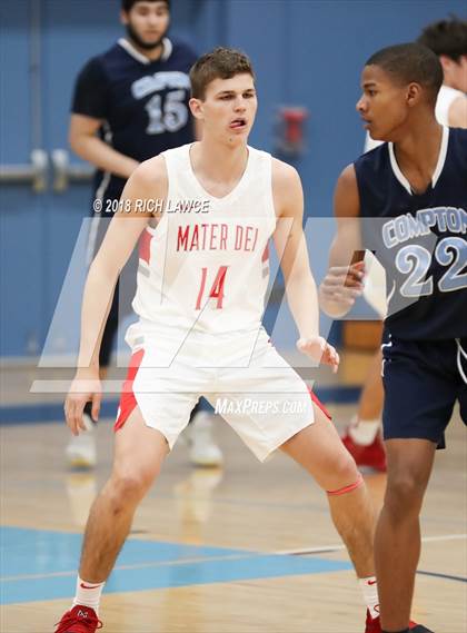 Thumbnail 1 in Compton @ Mater Dei (Beach Bash Tournament) photogallery.