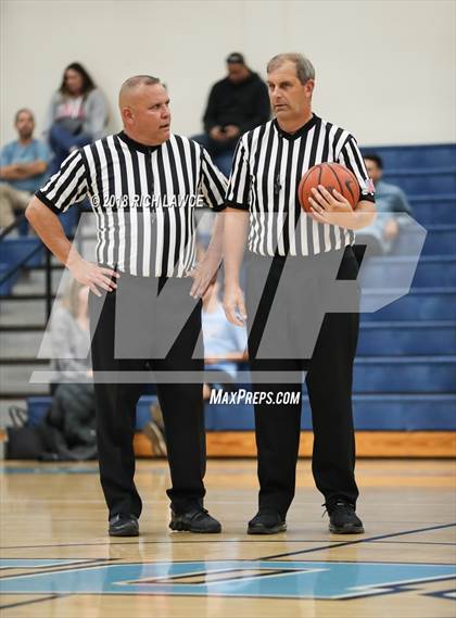 Thumbnail 2 in Compton @ Mater Dei (Beach Bash Tournament) photogallery.