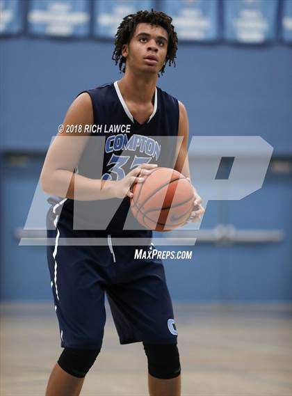 Thumbnail 2 in Compton @ Mater Dei (Beach Bash Tournament) photogallery.