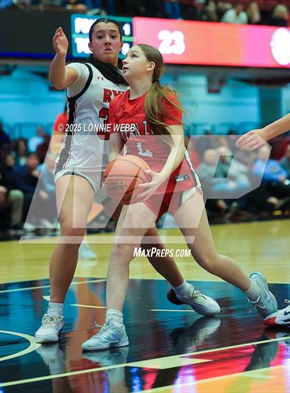 Thumbnail 3 in Rye vs. Tappan Zee (NYSPHSAA Section 1 Class AA Semifinal) photogallery.