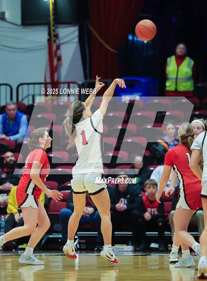 Thumbnail 1 in Rye vs. Tappan Zee (NYSPHSAA Section 1 Class AA Semifinal) photogallery.