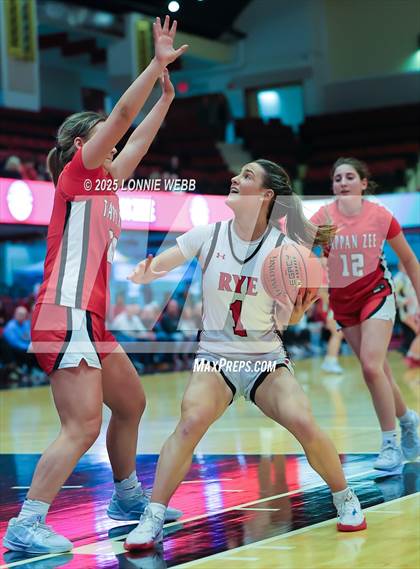 Thumbnail 1 in Rye vs. Tappan Zee (NYSPHSAA Section 1 Class AA Semifinal) photogallery.