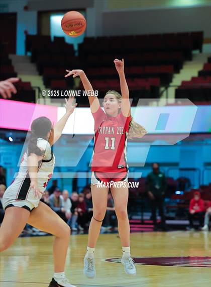 Thumbnail 1 in Rye vs. Tappan Zee (NYSPHSAA Section 1 Class AA Semifinal) photogallery.