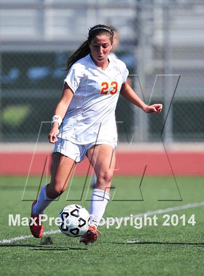 Thumbnail 2 in Cathedral Catholic vs. La Costa Canyon (CIF SoCal Regional D2 Final) photogallery.