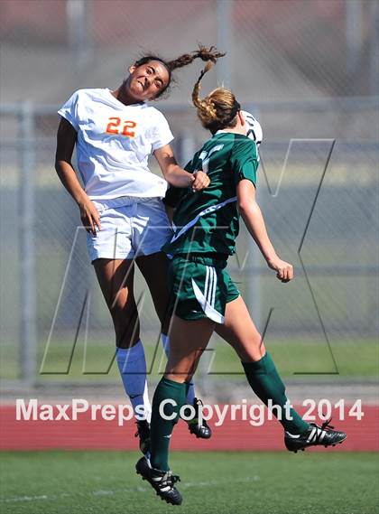 Thumbnail 3 in Cathedral Catholic vs. La Costa Canyon (CIF SoCal Regional D2 Final) photogallery.