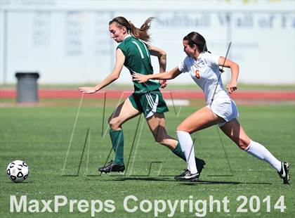 Thumbnail 2 in Cathedral Catholic vs. La Costa Canyon (CIF SoCal Regional D2 Final) photogallery.