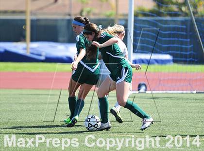 Thumbnail 2 in Cathedral Catholic vs. La Costa Canyon (CIF SoCal Regional D2 Final) photogallery.