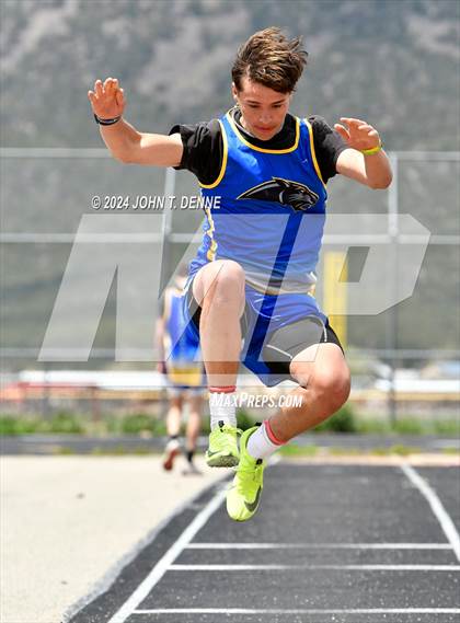 Thumbnail 2 in NMAA 2A District 5 Championships photogallery.