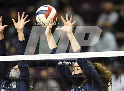 Thumbnail 3 in Columbine vs. Cherry Creek (CHSAA 5A Playoff) photogallery.