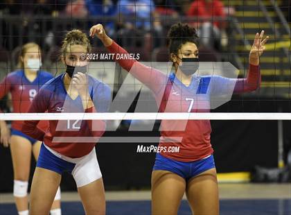 Thumbnail 2 in Columbine vs. Cherry Creek (CHSAA 5A Playoff) photogallery.