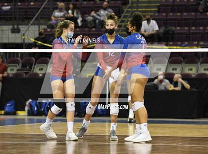 Thumbnail 3 in Columbine vs. Cherry Creek (CHSAA 5A Playoff) photogallery.