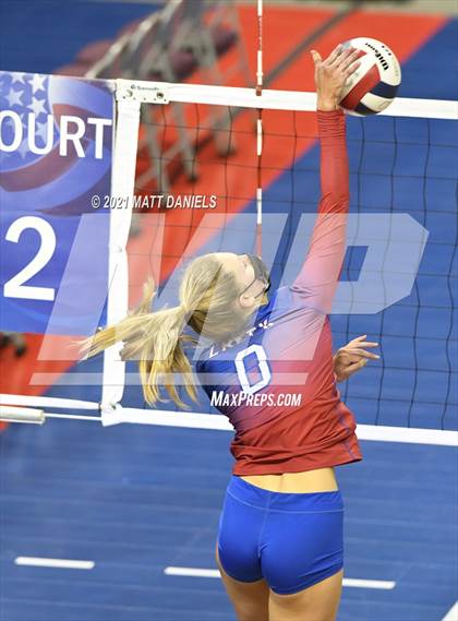 Thumbnail 1 in Columbine vs. Cherry Creek (CHSAA 5A Playoff) photogallery.