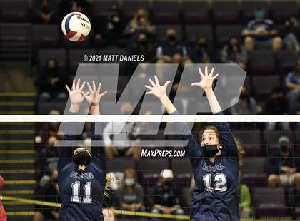 Thumbnail 2 in Columbine vs. Cherry Creek (CHSAA 5A Playoff) photogallery.