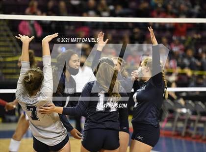 Thumbnail 3 in Columbine vs. Cherry Creek (CHSAA 5A Playoff) photogallery.
