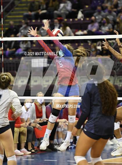 Thumbnail 3 in Columbine vs. Cherry Creek (CHSAA 5A Playoff) photogallery.