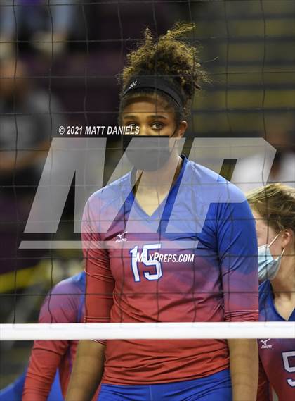 Thumbnail 2 in Columbine vs. Cherry Creek (CHSAA 5A Playoff) photogallery.